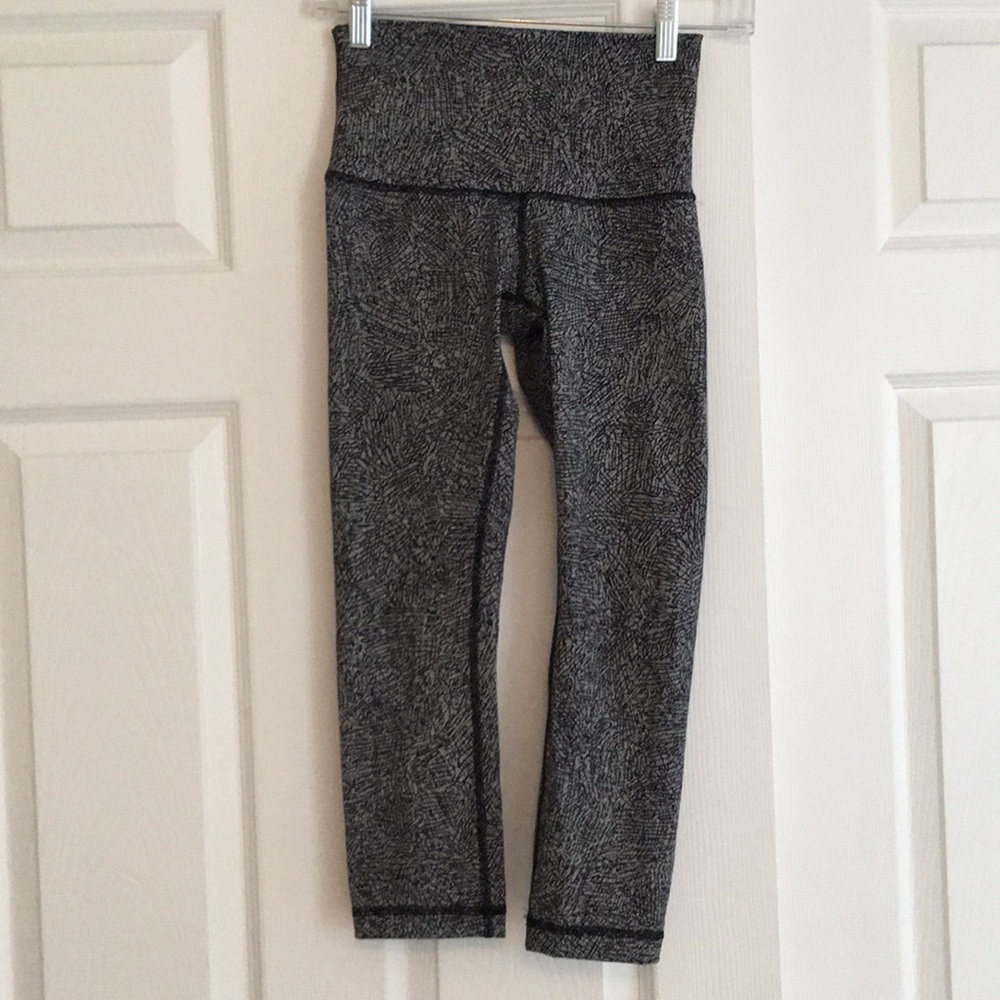 Lululemon Wunder Under Luxtreme Crop Leggings